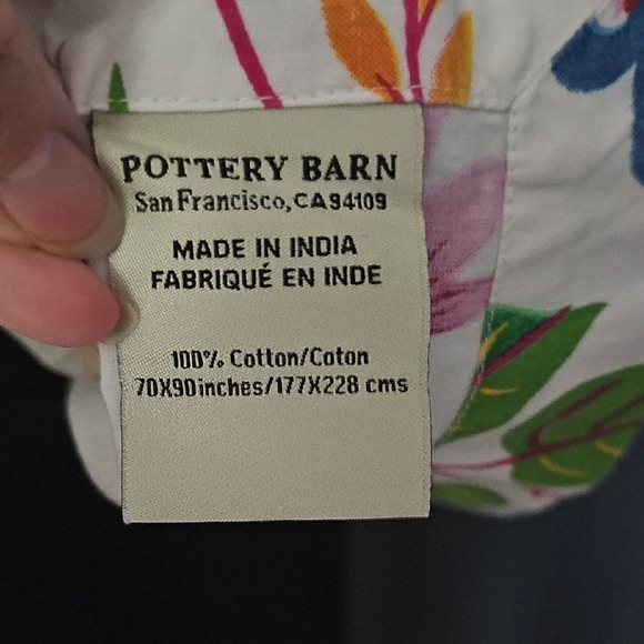 Potterybarn Garden Cotton Table Throw - Picture 2 of 3